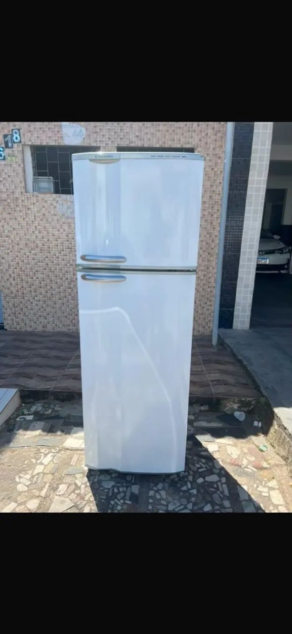 Vendo geladeira Eletrolux 