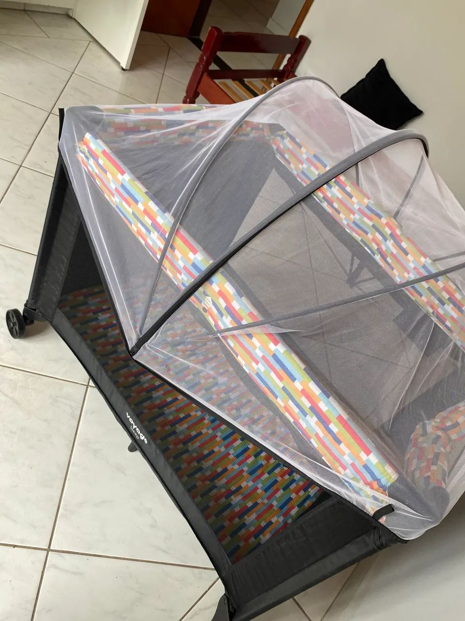Berço chiqueirinho em ótimo preço, bem conservado..