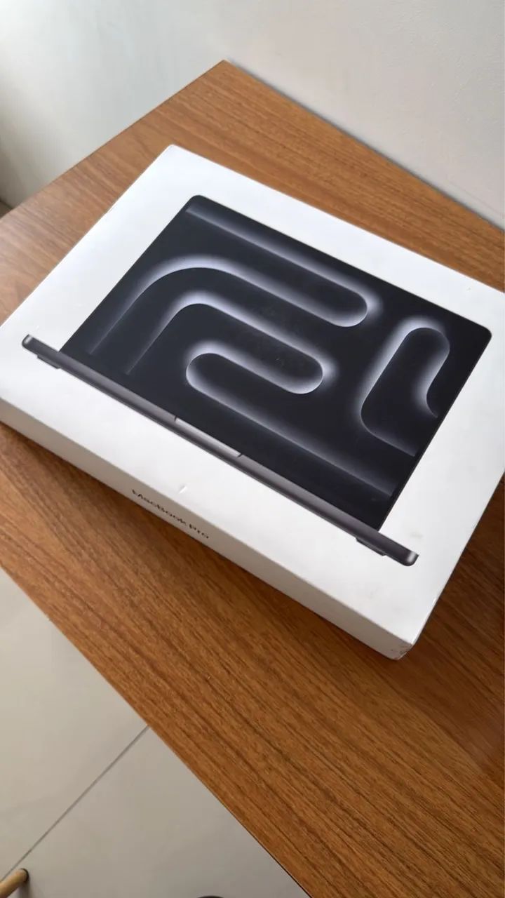 MacBook Pro M5 512gb / 16gb RAM Preto 14 Polegadas Lacrado