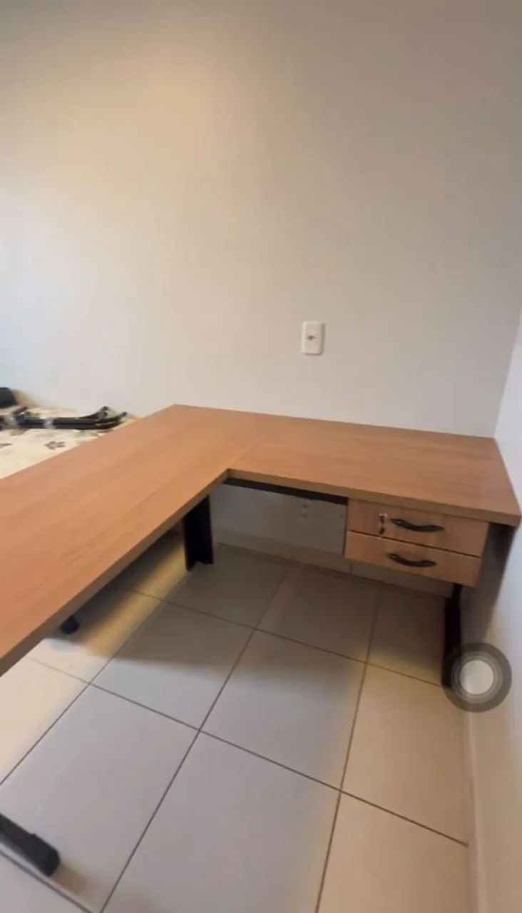 Vende-se mesa de escritório nova em perfeito estado  - Foto 2