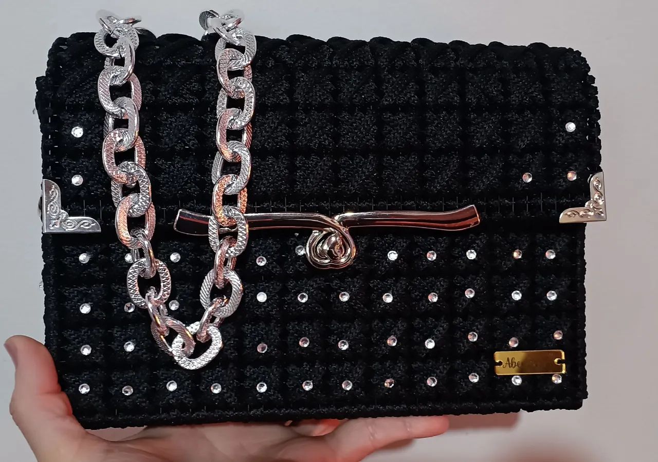 Bolsas bordadas na tela - Foto 2