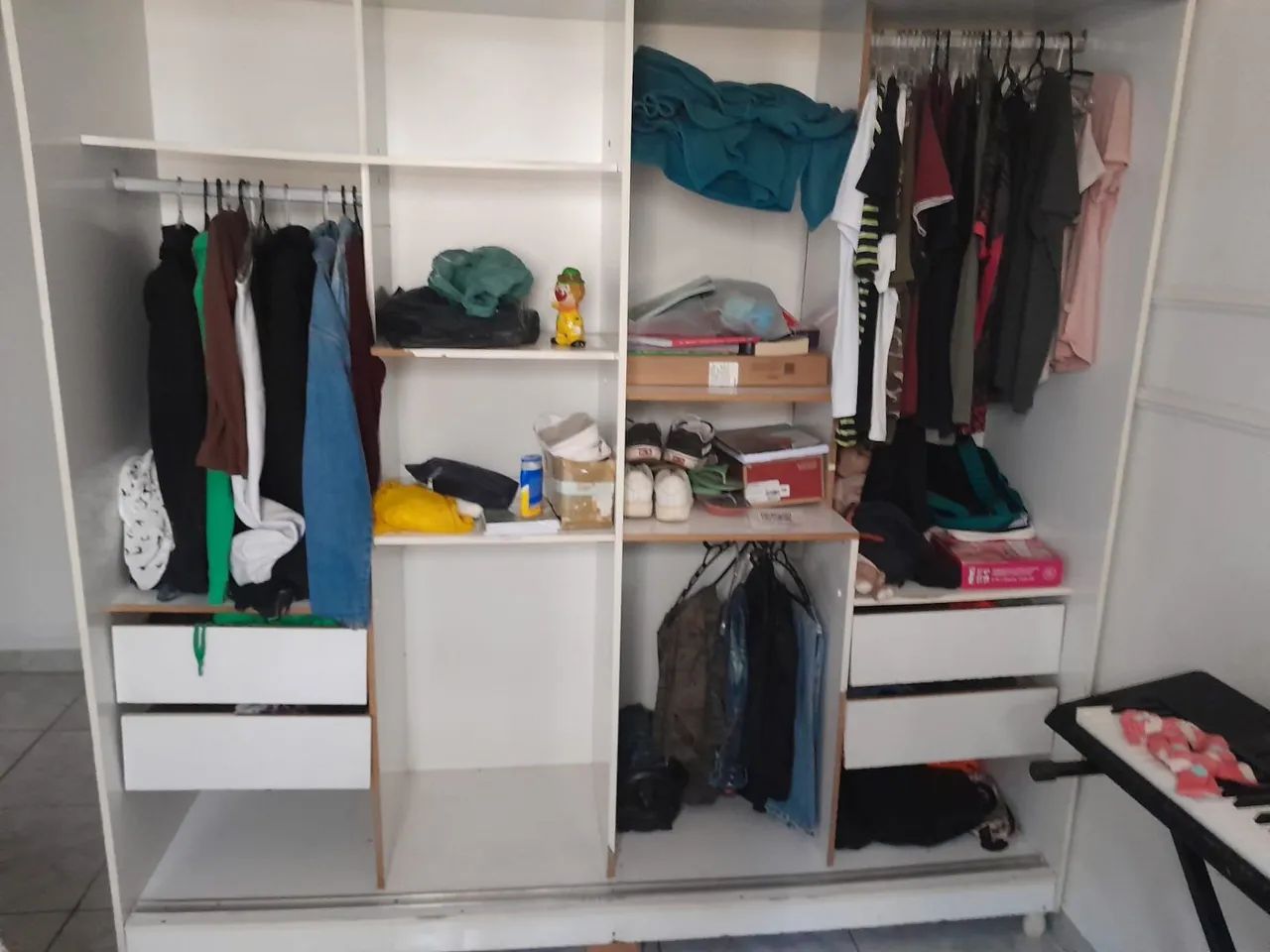 Doação de guarda roupa