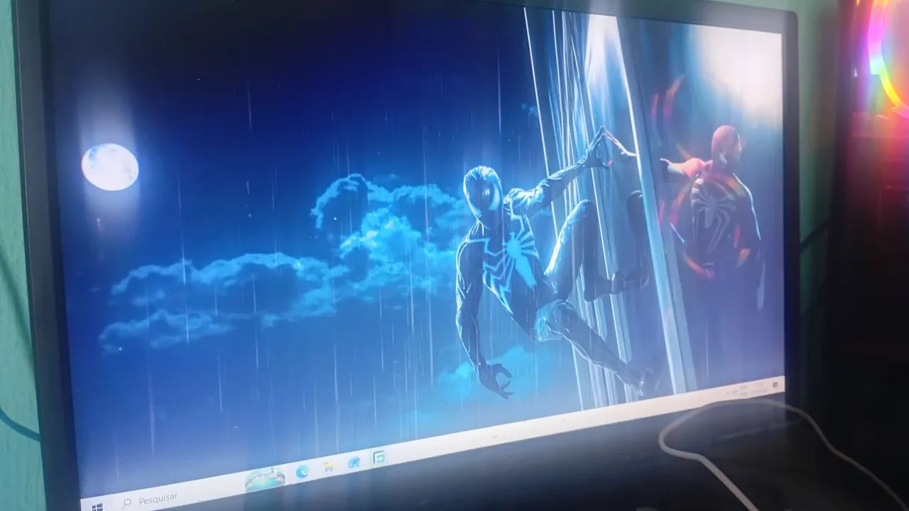 Vendo monitor Bluecase de 20 polegadas, com 75 Hz, em ótimo funcionamento.