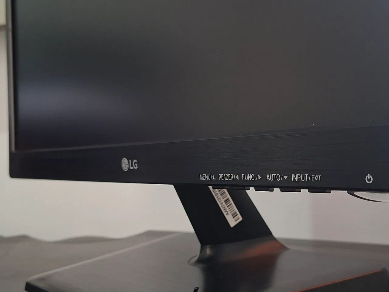 Monitor LED LG 19.5" Flatron + Adaptador HDMI/VGA + Cabos - Foto 3