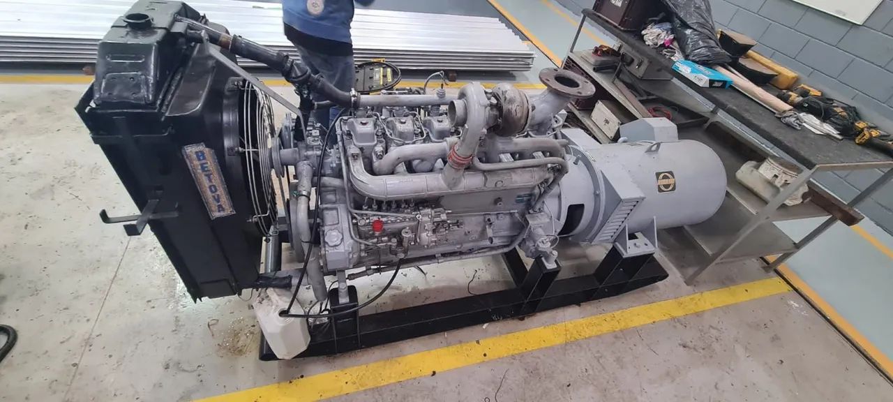 Gerador 90 kva motor MWM 6 cilindros, bomba injetora.  - Foto 3