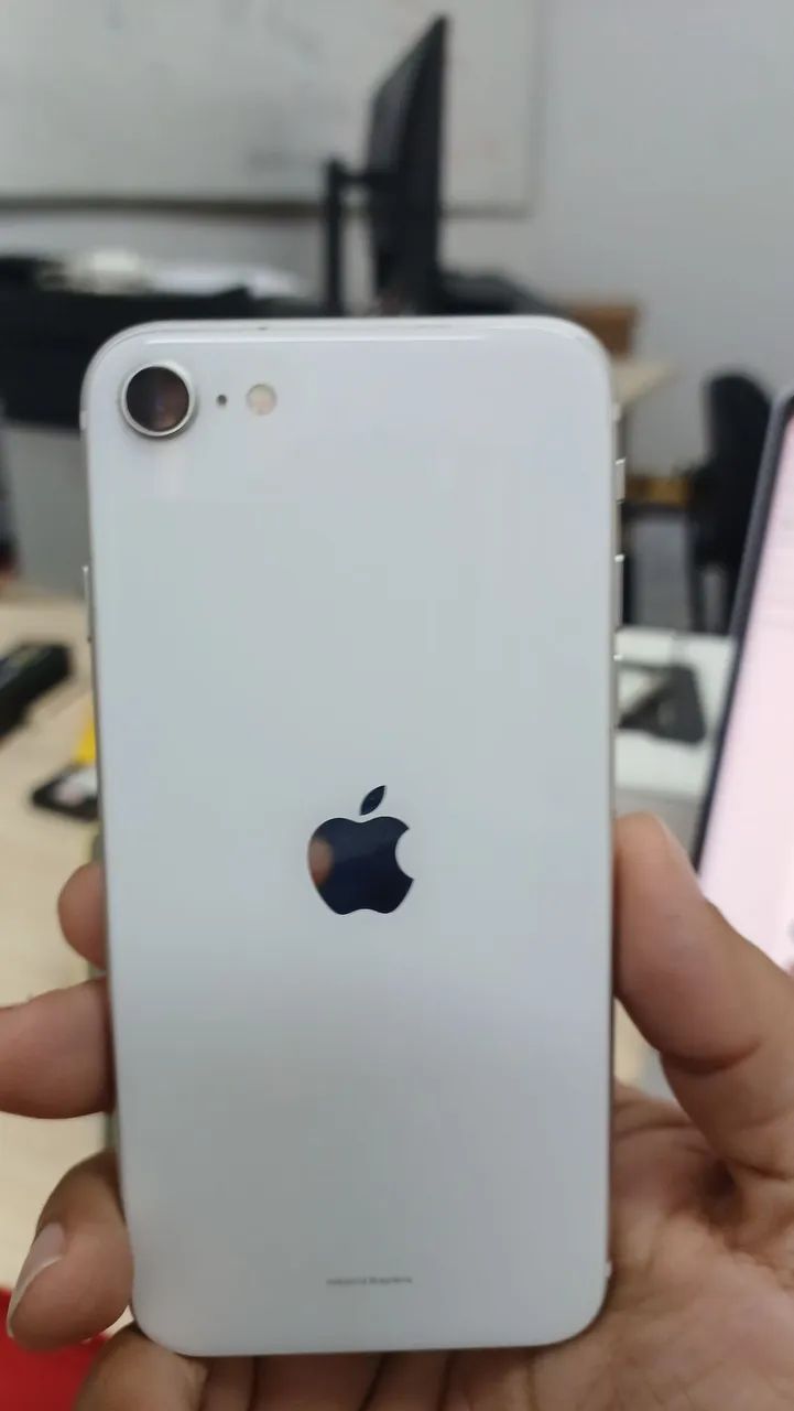 Vendo iPhone SE 2020 4G iOS 27 atualizado - Foto 4