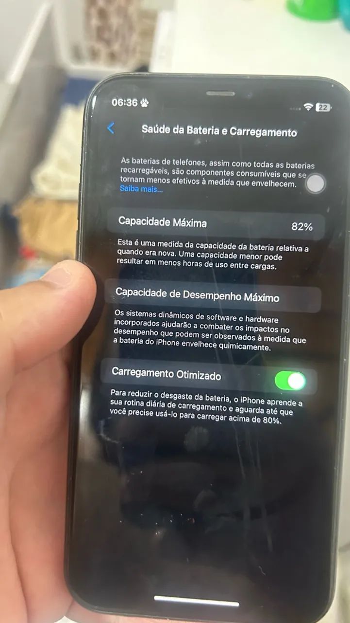 Iphone 11 64 Gb com caixa e carregador - Foto 2