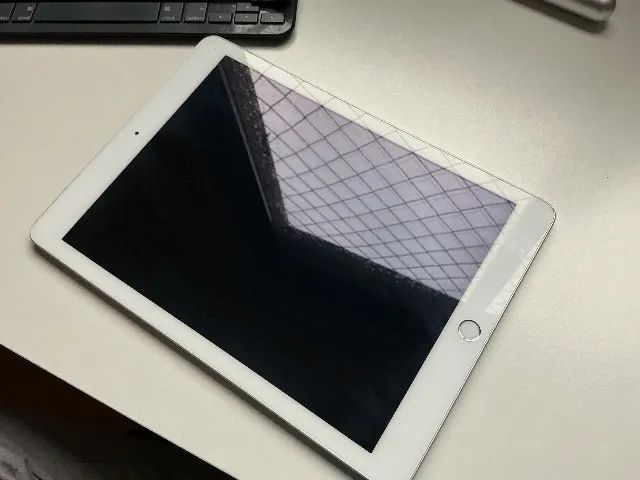iPad 5ª Geração A1822 32GB + Teclado | Ótimo Estado | Completo - Foto 2