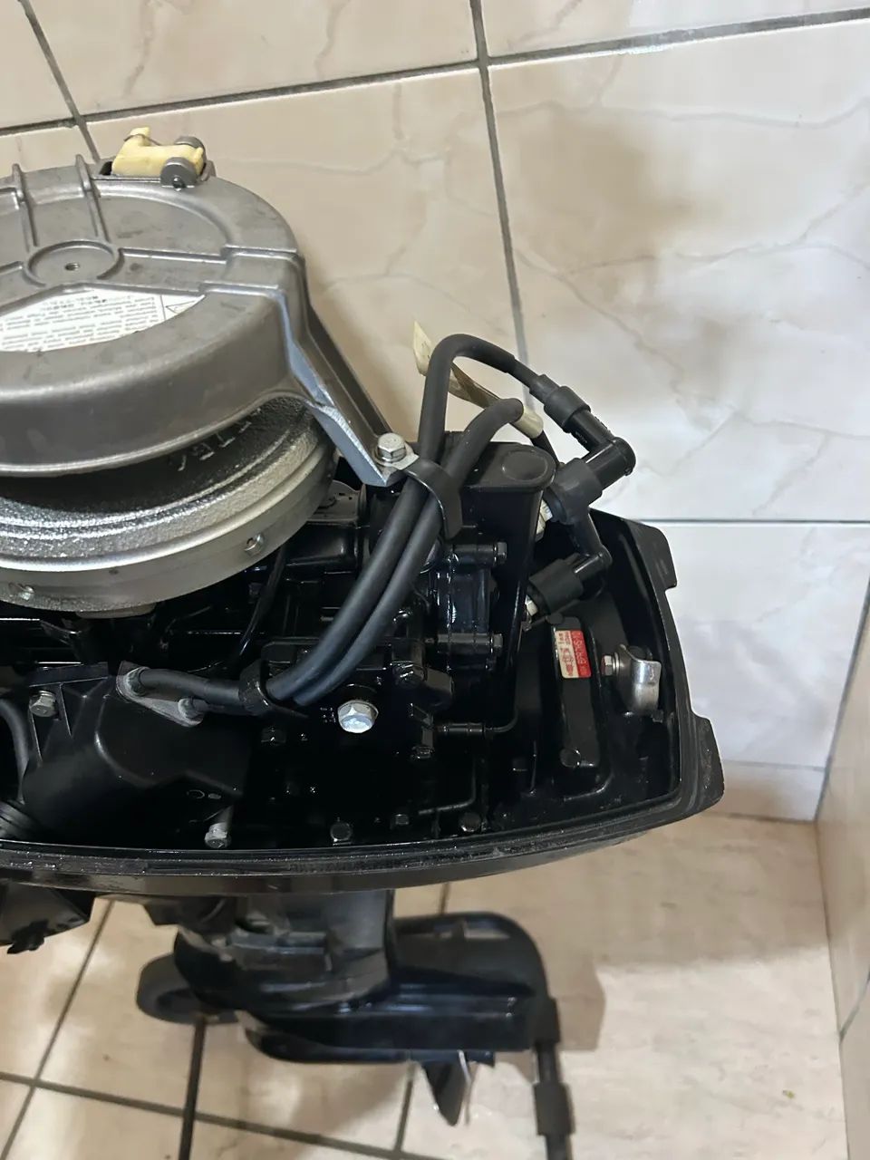 Vendo motor de popa mercury 8hp 2 tempos impecável  - Foto 4