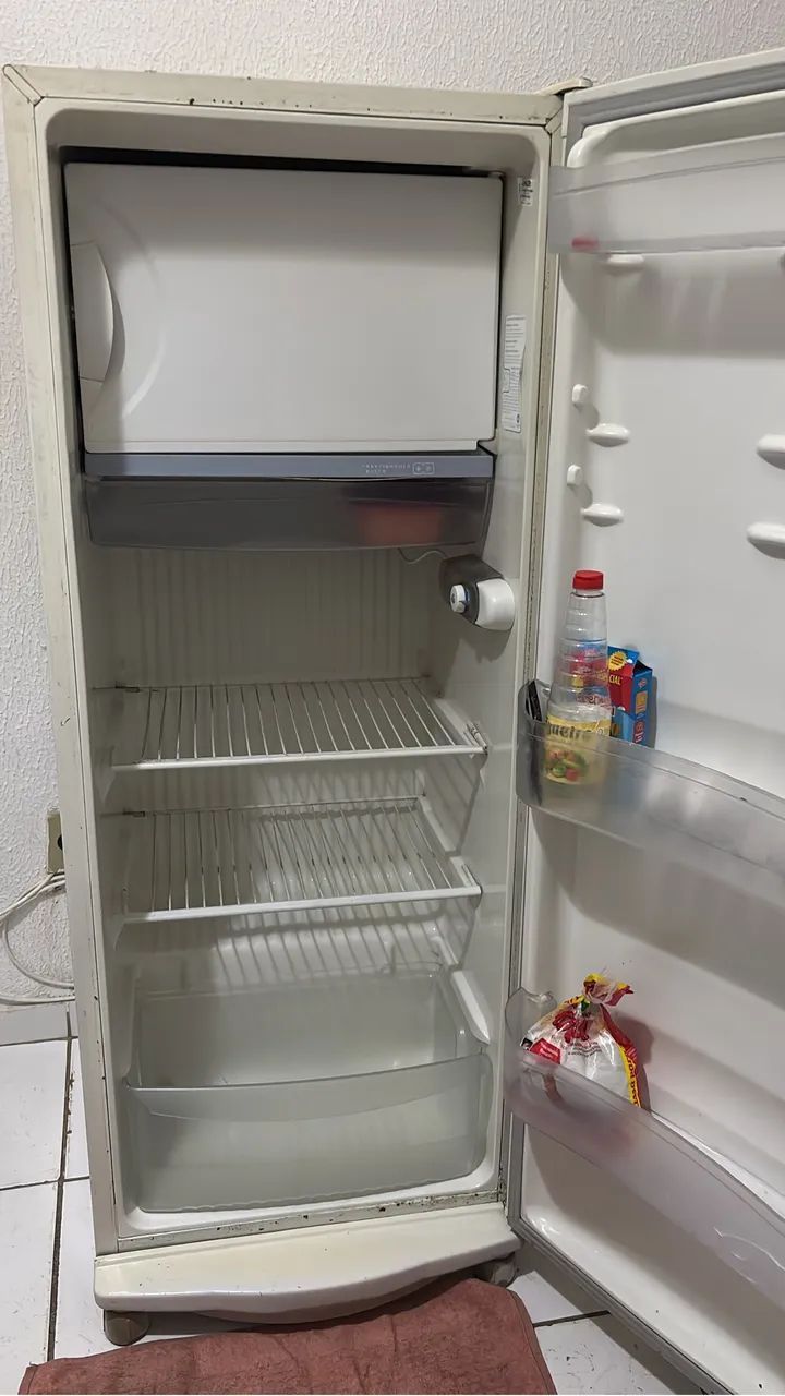 Vendo geladeira  - Foto 2