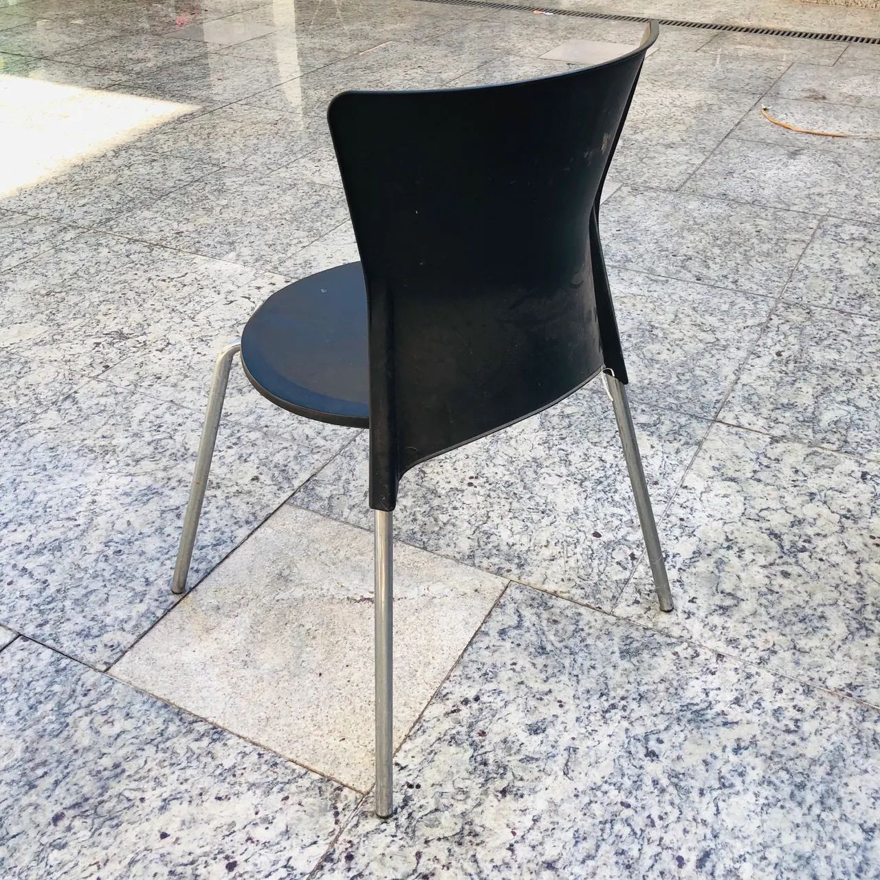 Conjunto Mesa e 4 Cadeiras Modernas: O Novo Coração da Sua Casa! - Foto 4