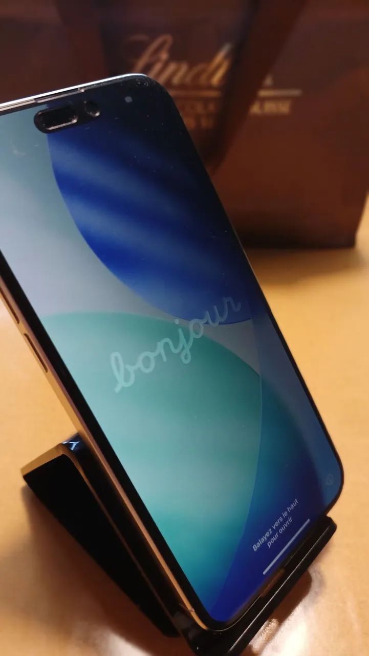 Apple iPhone 15 Pro Max em ótimo estado de conservação!