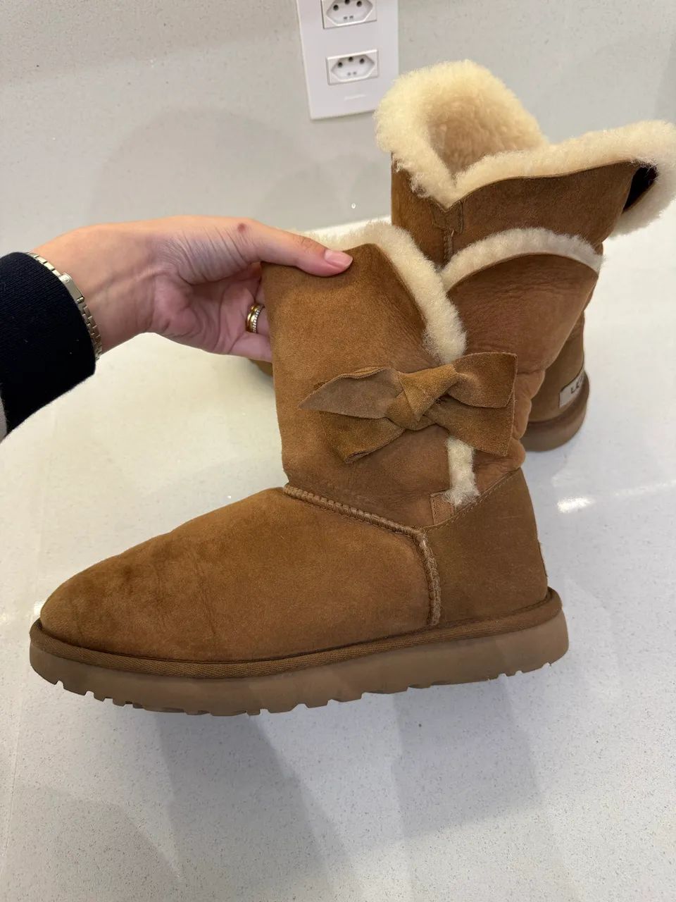 BOTA UGG CARAMELO ORIGINAL - Foto 5