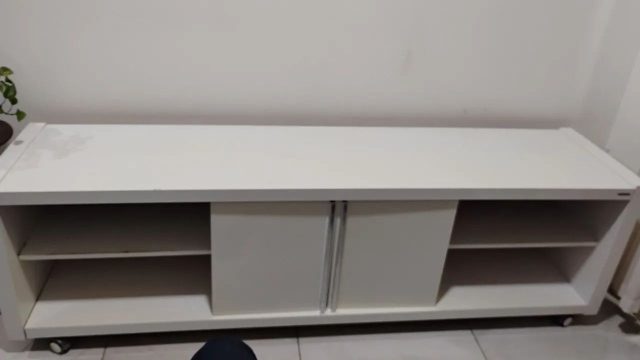 Rack branco para TV - (1,90m) - bom estado de conservação 