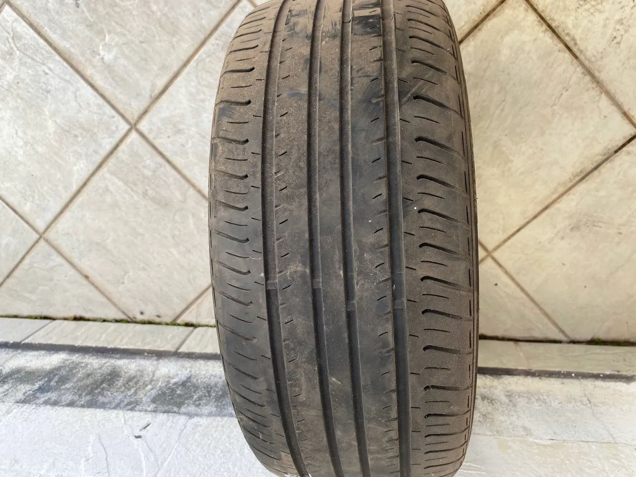 Pneu para carro