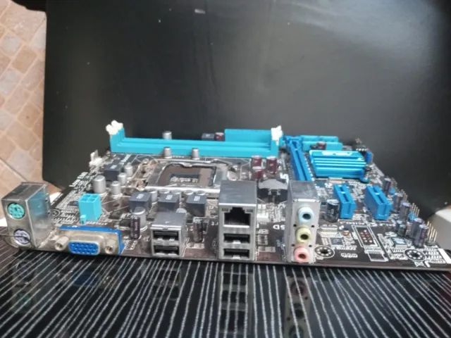 Placa  Mãe Asus P8H61-MLX3 R 2,0 Com Defeito - Foto 3