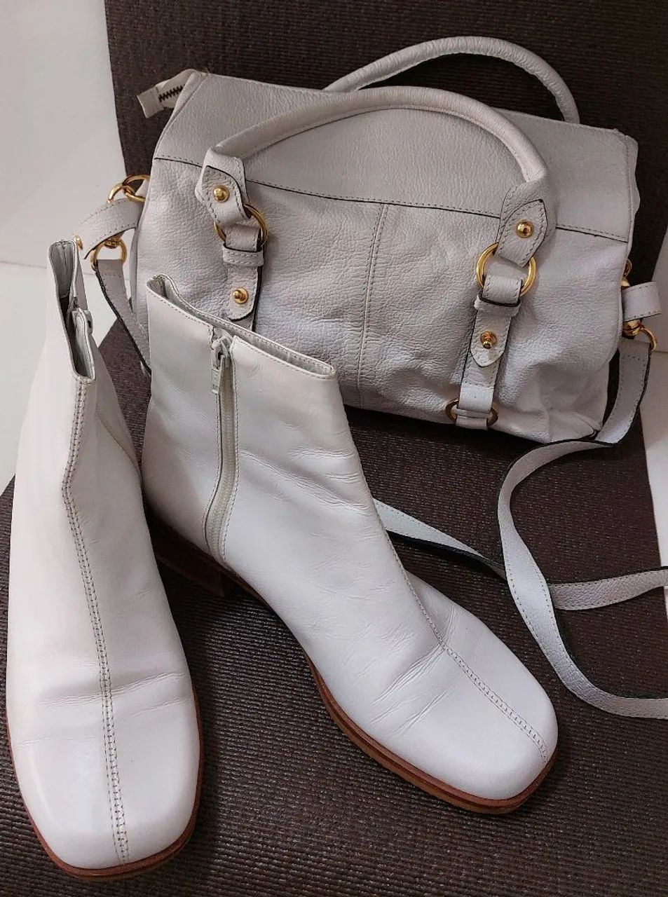 Kit bolsa e botas em couro branco - Foto 2