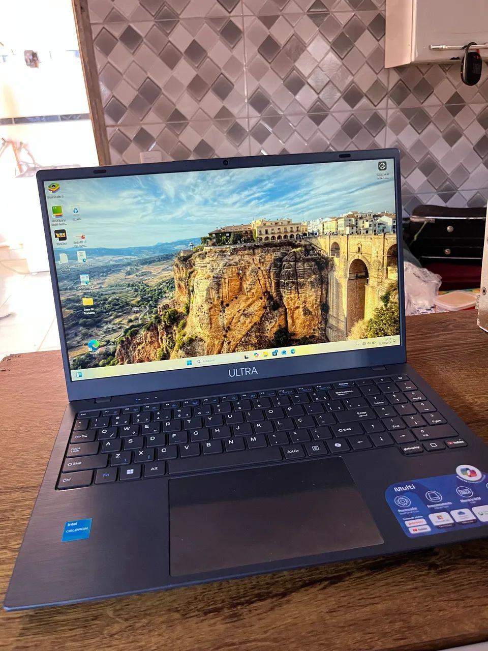 VENDO NOTEBOOK MULTI ULTRA 