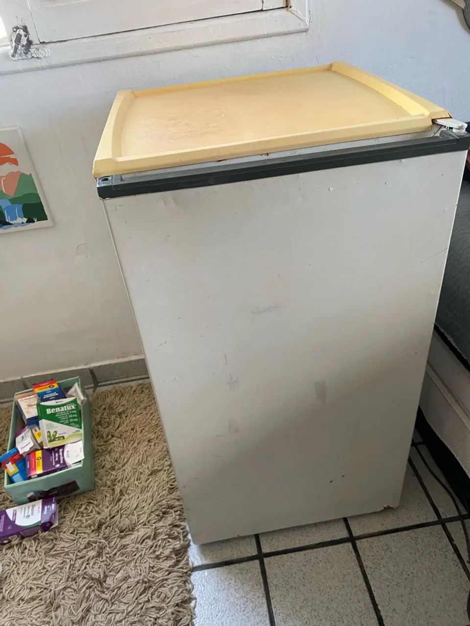 FRIGOBAR CONSUL 220V COM CONGELADOR - FUNCIONANDO PERFEITAMENTE 