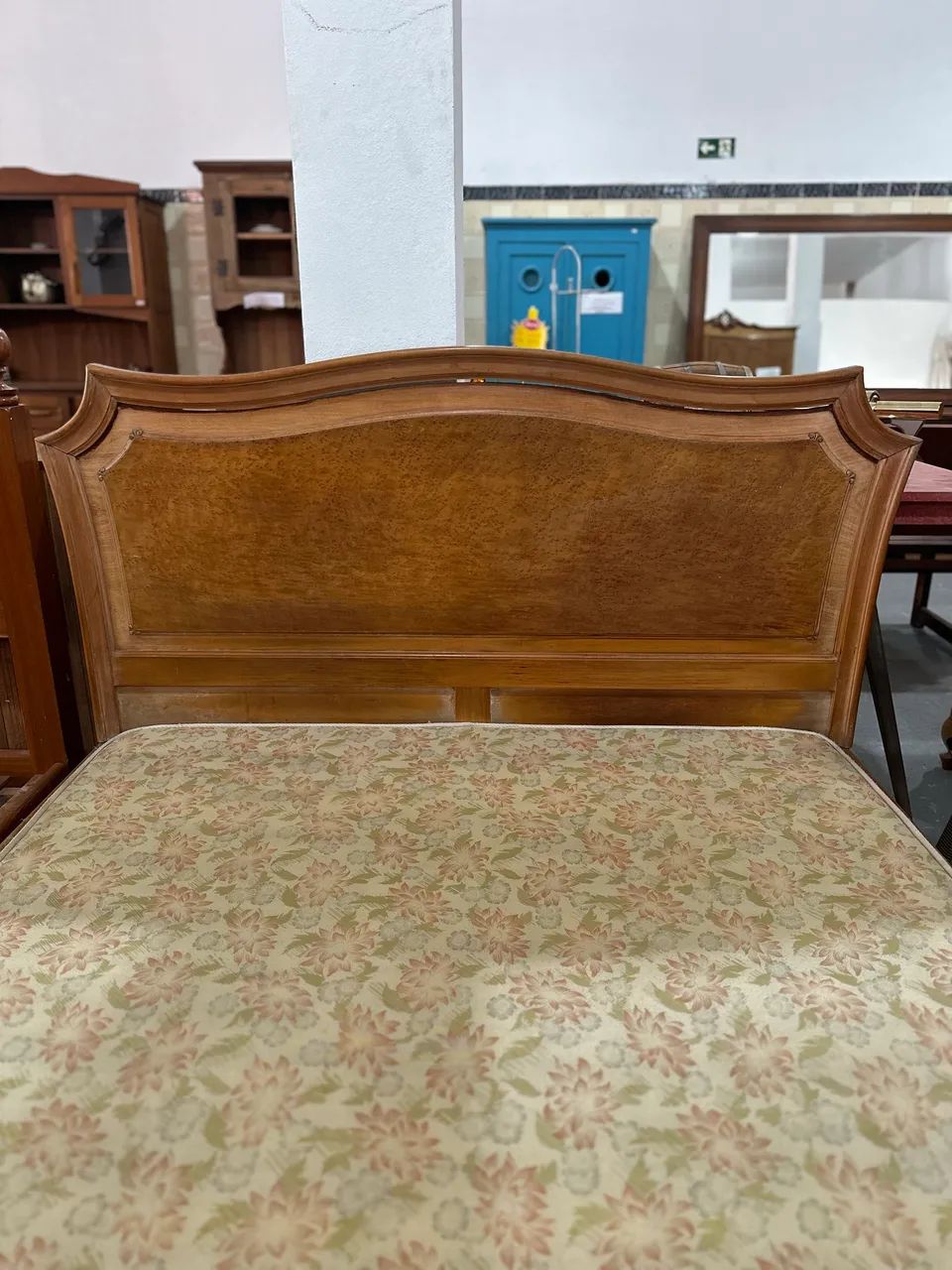 Dia dos Pais - Cama casal de Madeira com Colchão de espuma - Foto 4