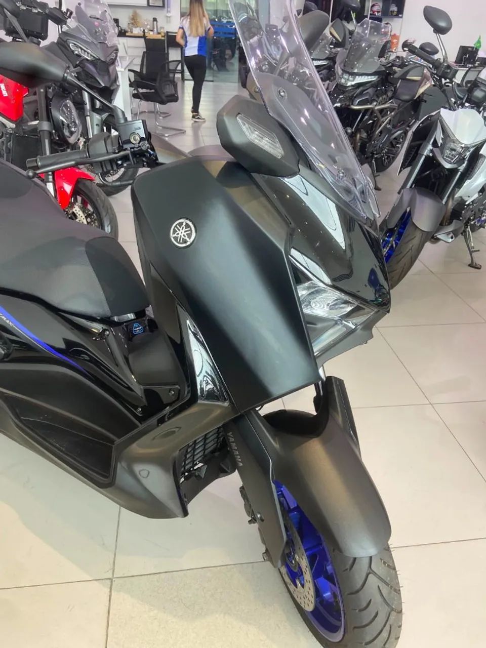 XMAX 300 Connected - Foto 4