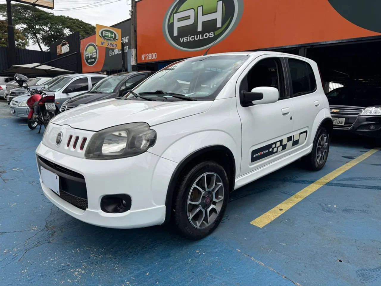 Fiat Uno Sporting 1.4 EVO Fire Flex 8V 4P 2012