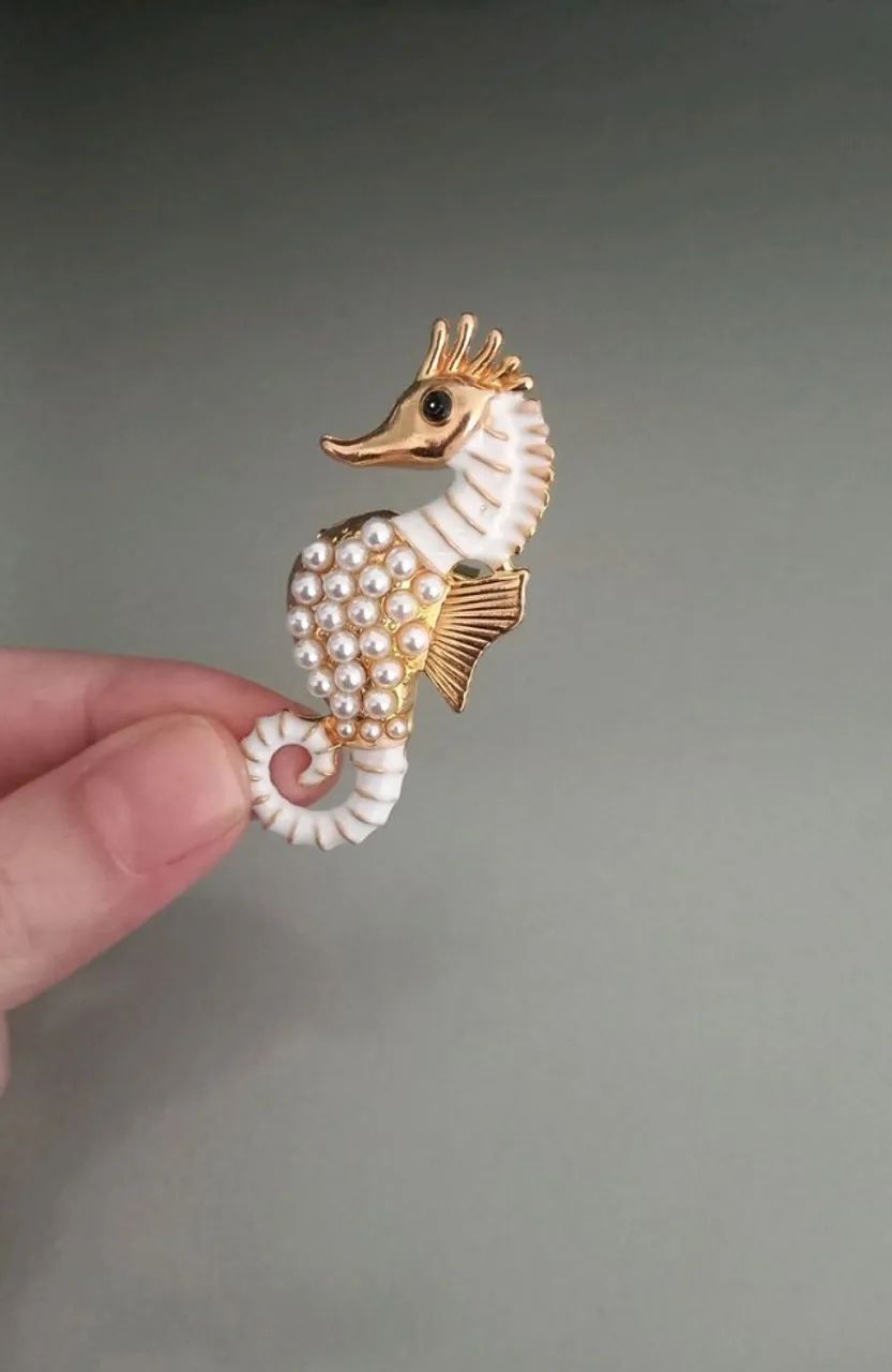 Broche de Cavalo Marinho Branco com Pérolas (novo) - Foto 2