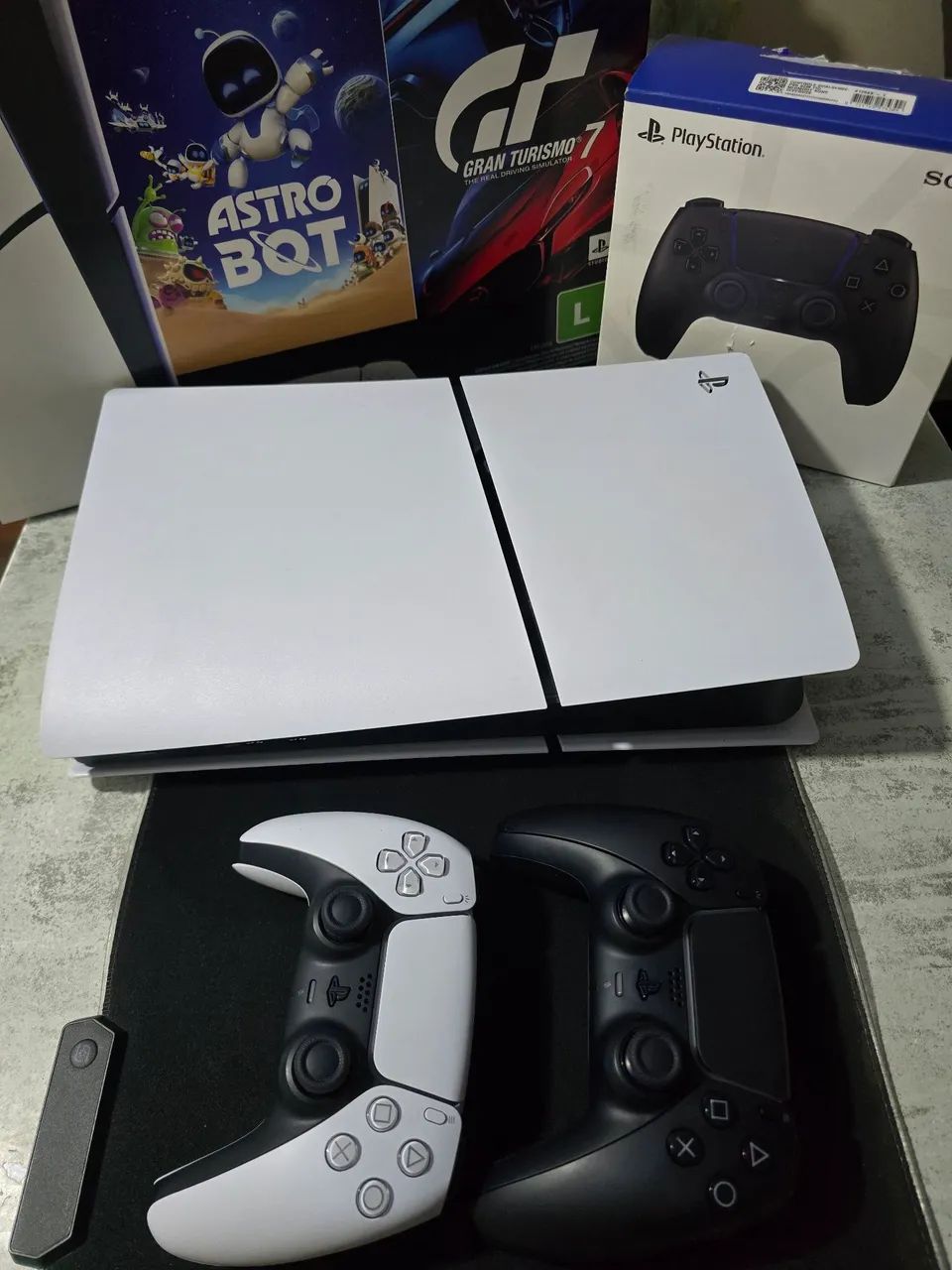 Console PS5 SLIM 2 controles - Foto 2