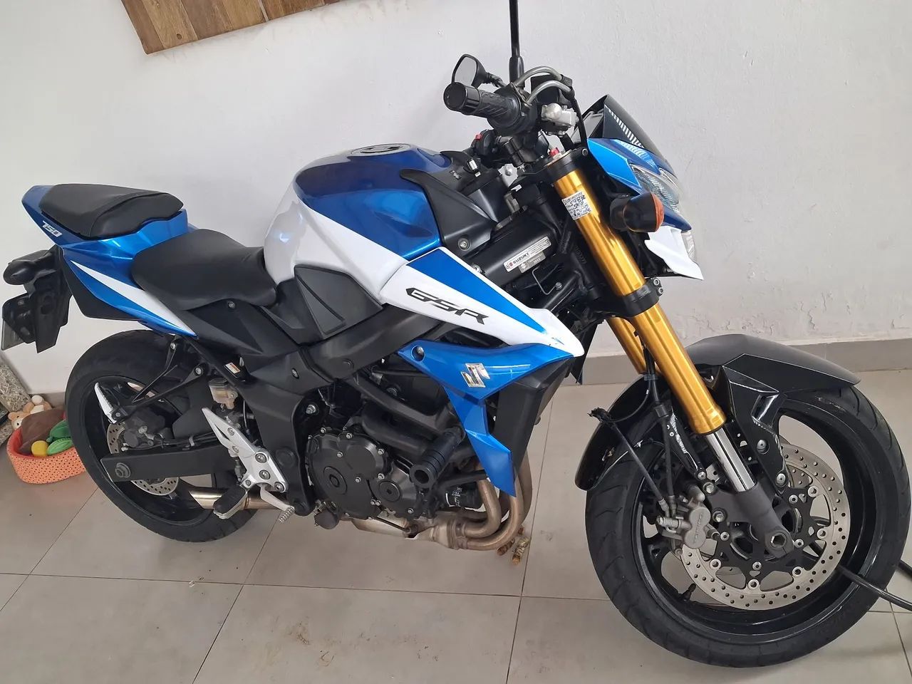 GSR 750