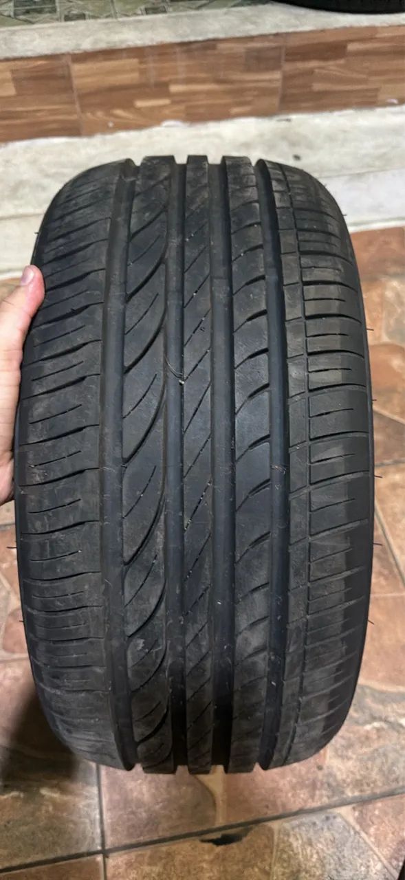 Pneu aro 17 215/45 e outro 215/40 17 - Foto 5