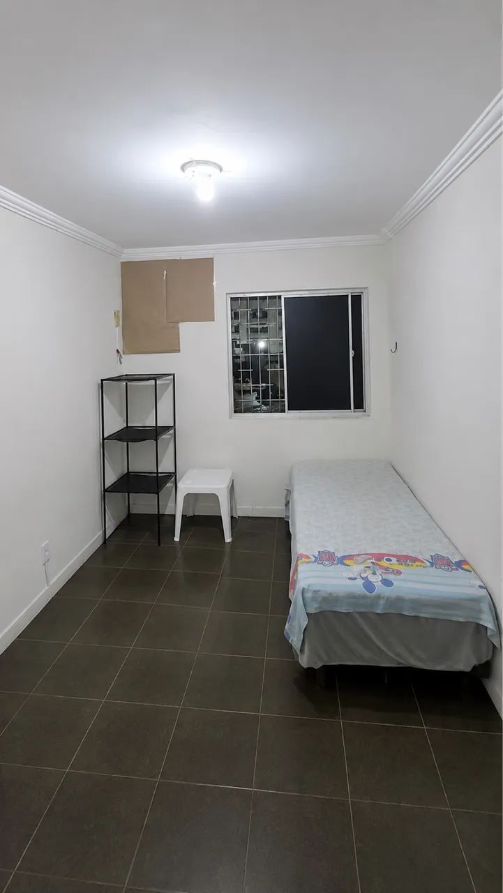 Quarto em apartamento no ponto novo