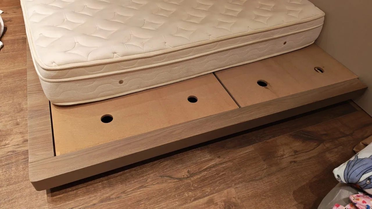 Vendo cama completa -base mais colchao Queen - em excelente estado  - Foto 4