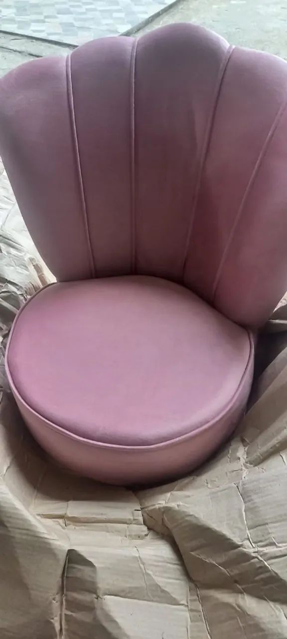 Vendo cadeira pérola nova  - Foto 2