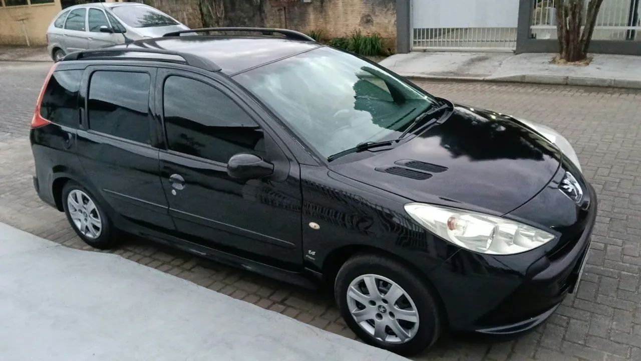 Peugeot 207 207 SW XR 1.4 Flex 8V 5p 2009