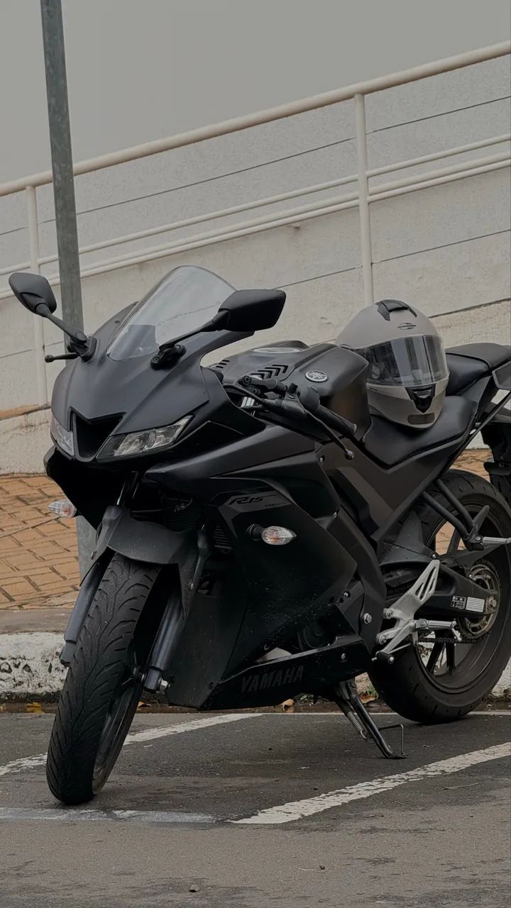 Yamaha R15 ABS