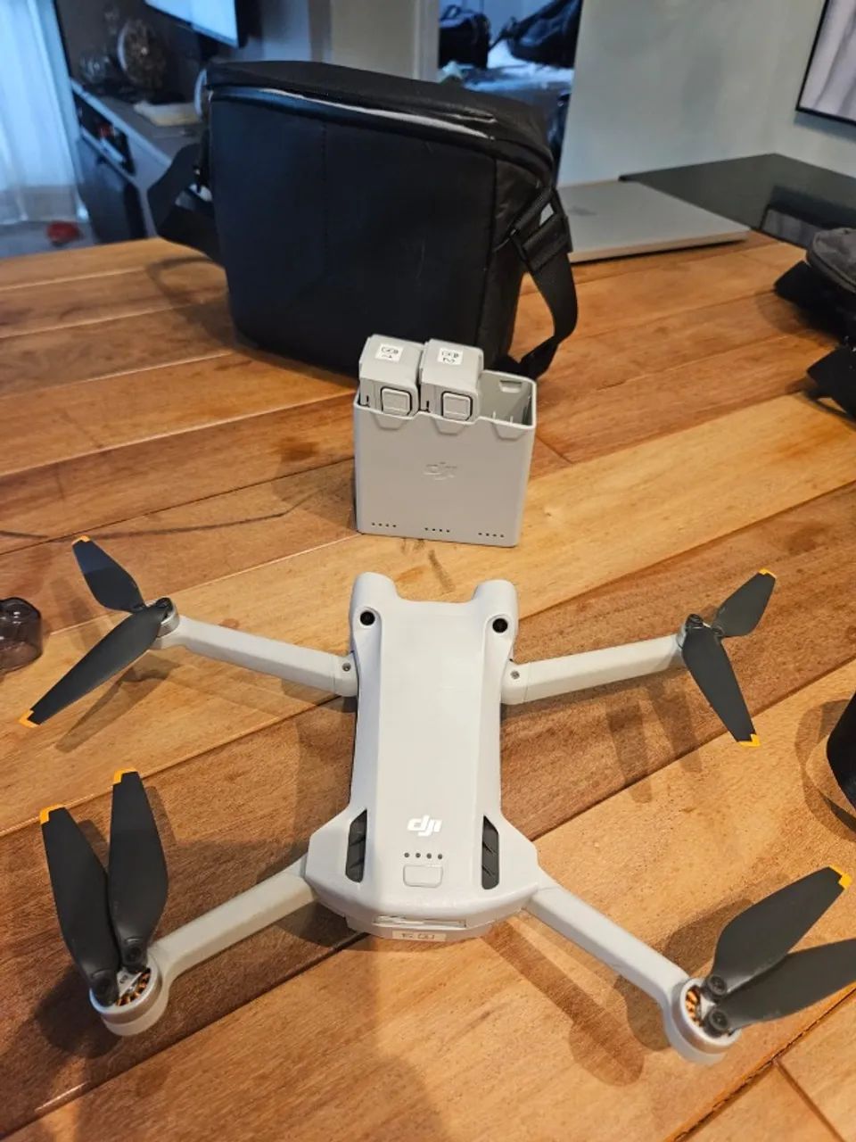 Drone DJI Mini 3 Pro Fly More Plus - Foto 4