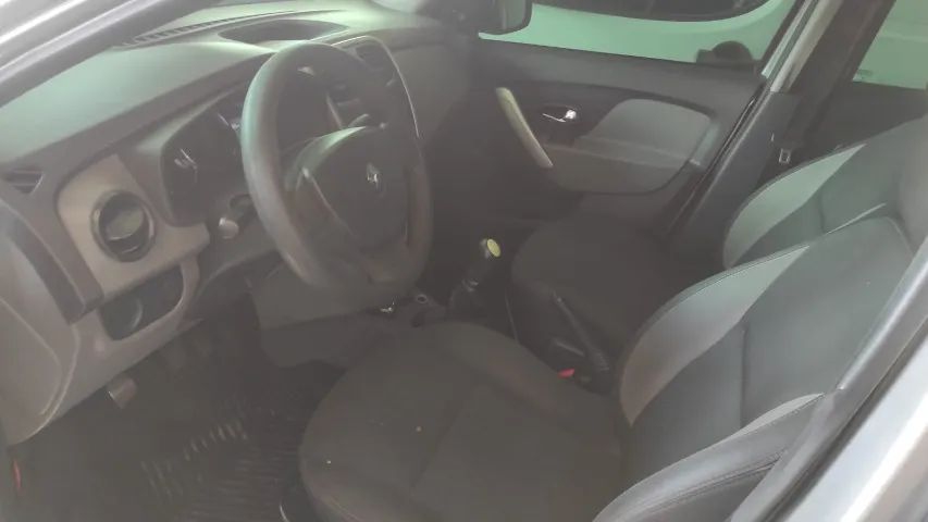 Renault Logan Expres./Exp. UP Hi-Flex 1.0 16V 4p, foto 4 de 6