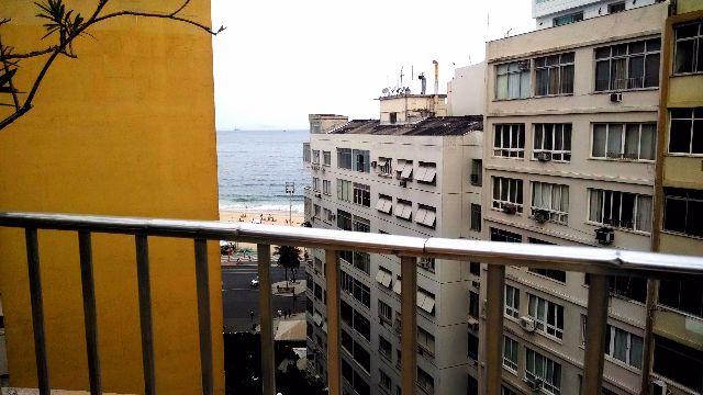 Vaga para moças em Copacabana