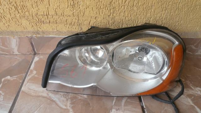 Farol esquerdo volvo xc90 sem xenon