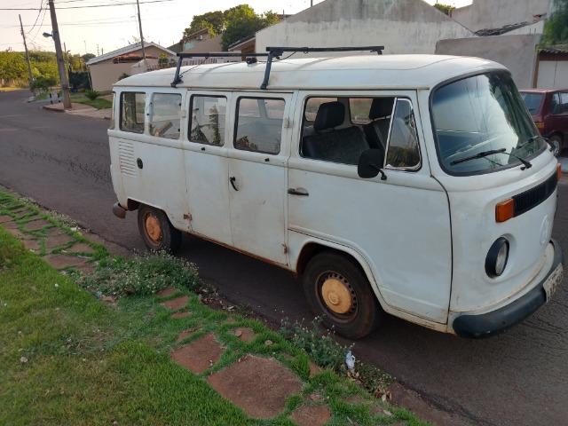 Kombi de passageiro ano 95, não tem podre na lataria - Foto 5