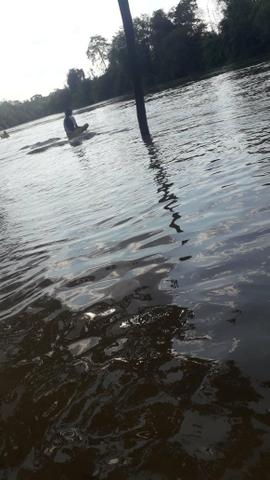 Procuro alguém pra morar em citio Livramento