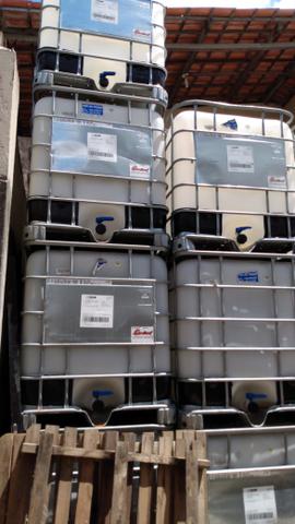 Vendo caixas plásticas de 1.000 litros semi novas