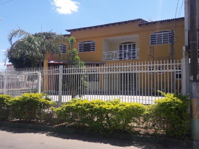 Vendo linda Casa de esquina, um verdadeiro paraíso,casa dos seus sonhos, impecável