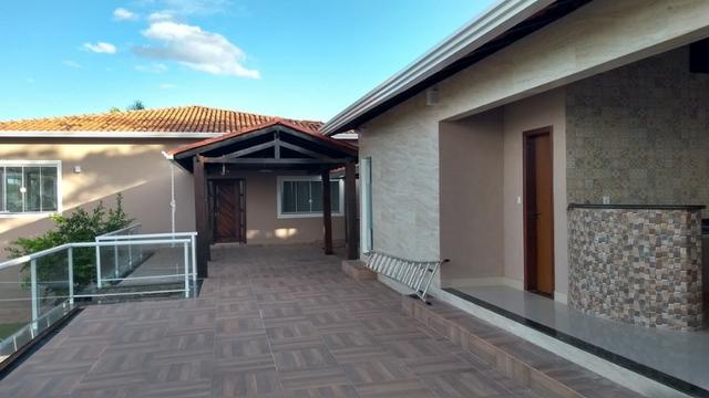 Samuel Pereira oferece: Casa Sobradinho Grande Colorado Reformada 4 suites Churrasqueira