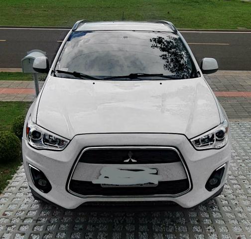 Mitsubishi ASX 2015 manual, impecável