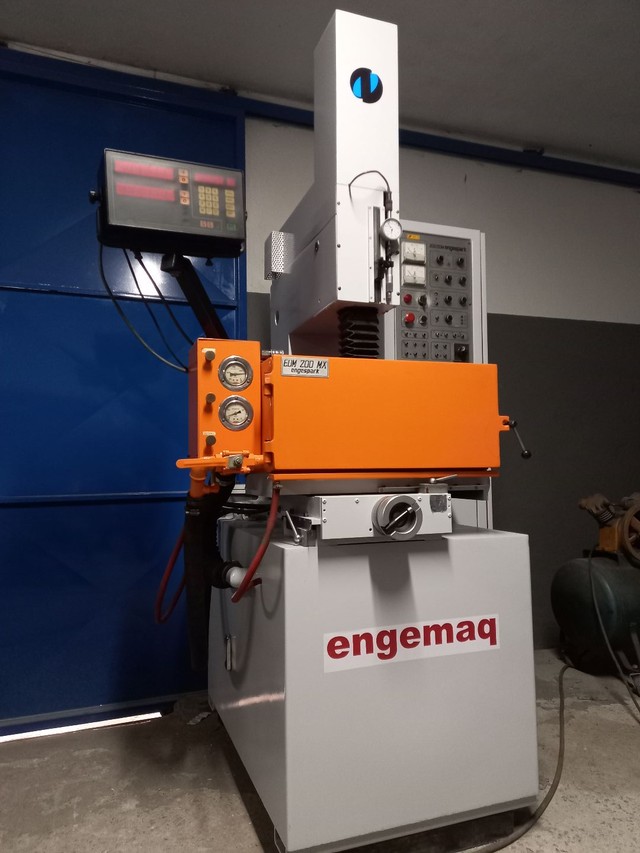 ELETROEROSÃO  ENGEMAQ/ EDM-200  MX - Foto 2