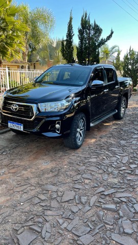 TOYOTA HILUX 2019