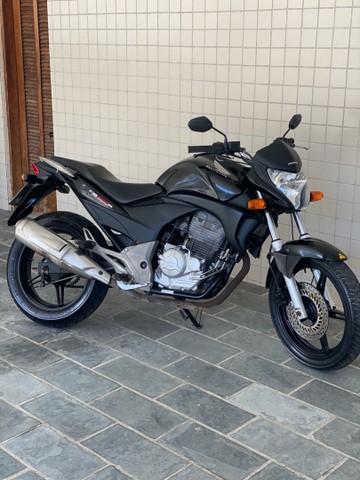 CB 300 COM APENAS 37 MIL KMS SÓ 8.500 EM ATÉ 36X