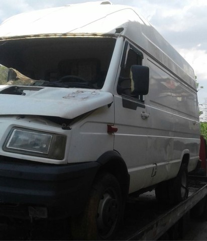 Iveco Daily Furgão 35.10 Ano 1999/1999 (Para Venda de Peças) ´´Chama No Zap´´!  - Foto 2