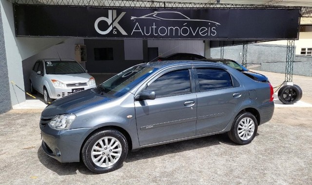 TOYOTA ETIOS SEDAN 1.5 XLS COMPLETO 2013